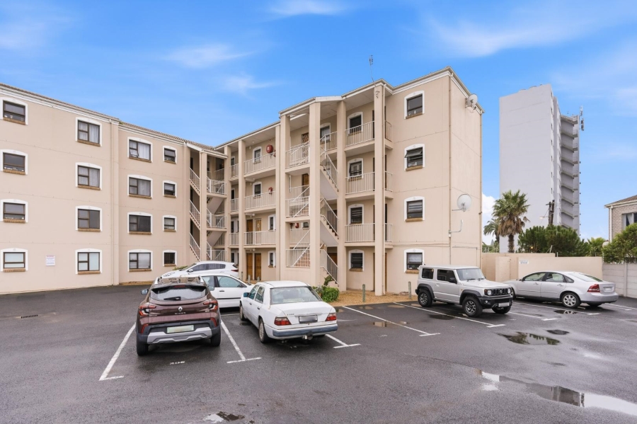 To Let 1 Bedroom Property for Rent in Table View Western Cape